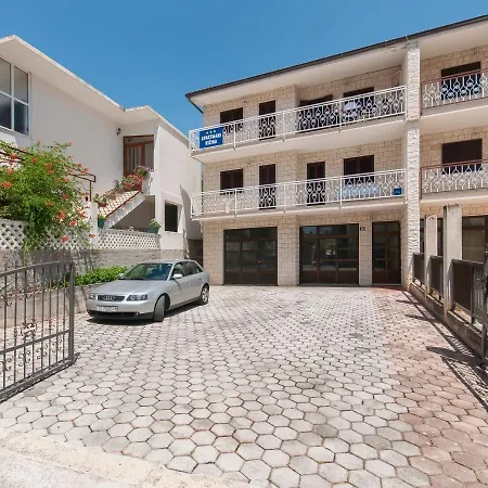 Apartment Ricina