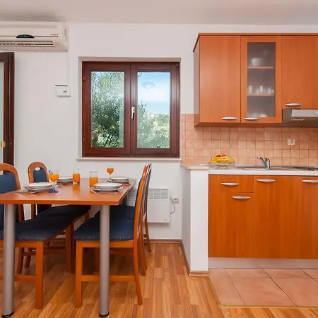 Apartment Ricina *